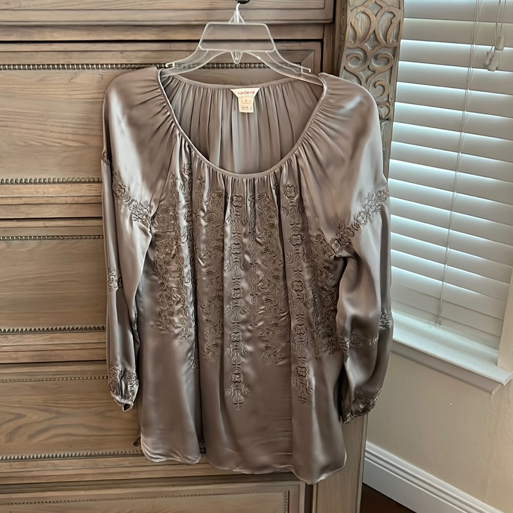 Sundance top, like new. Size small